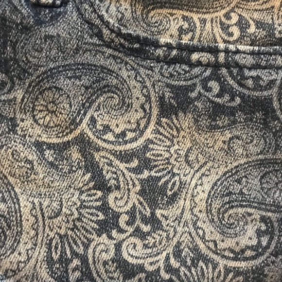 Cute jean shorts - Picture 2 of 5